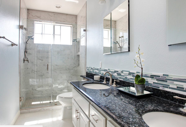Kitchen & Bathroom